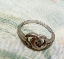 Продам красивое серебряное кольцо кольцо с камушками - Черкассы