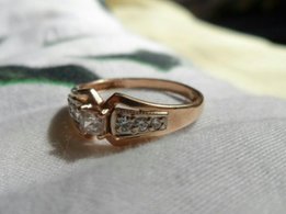 Срочно Золотое кольцо с фианитом золото 585 пробы кольцо 2.01 грамм - Ильичёвск