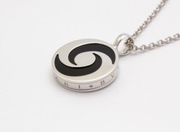 Золотая подвеска с ониксом от бренда Bvlgari из коллекции Optical - Харьков